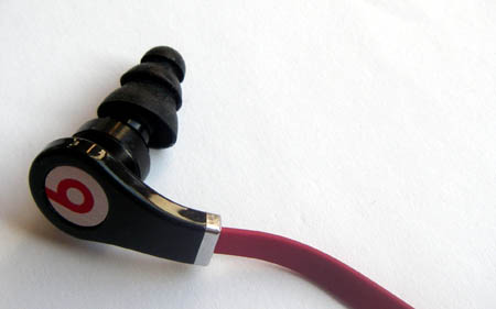 Oreillette beats in ear by Dr Dré Oreillette beats in ear by Dr Dré